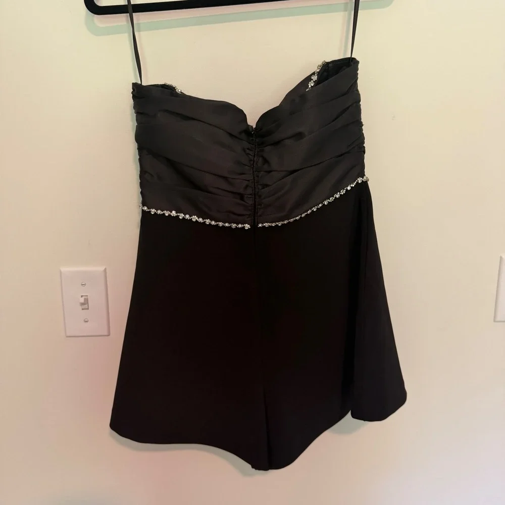Nasty Gal Black Rhinestone Trim Sweetheart Ruched Romper Size 4 NWT - Picture 2 of 5